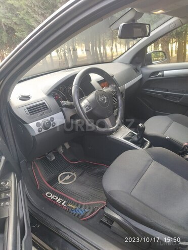 Opel Astra 2006, 256,200 km - 1.3 l - Bakı
