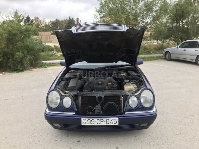 Mercedes E 240 1999, 224,000 km - 2.4 l - Bakı