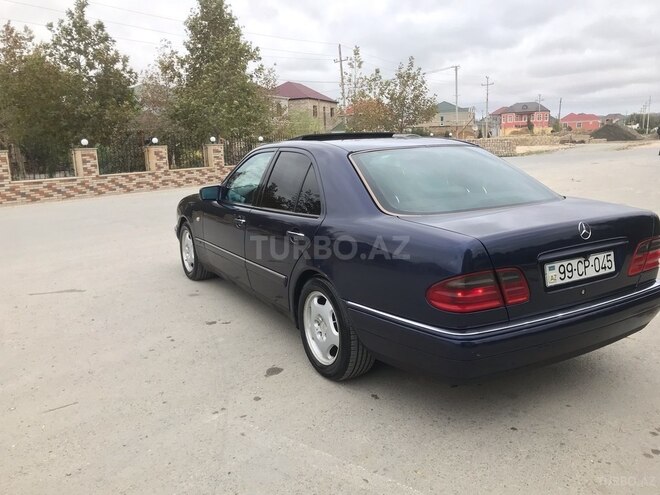Mercedes E 240 1999, 224,000 km - 2.4 l - Bakı
