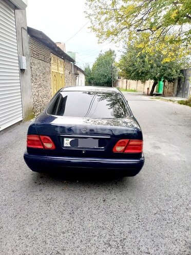 Mercedes E 200 1995, 610,000 km - 2.0 l - Göyçay