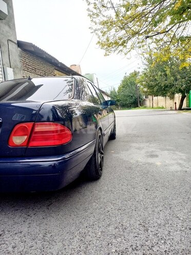 Mercedes E 200 1995, 610,000 km - 2.0 l - Göyçay