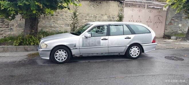 Mercedes C 200 2000, 563,855 km - 2.0 l - Şəki