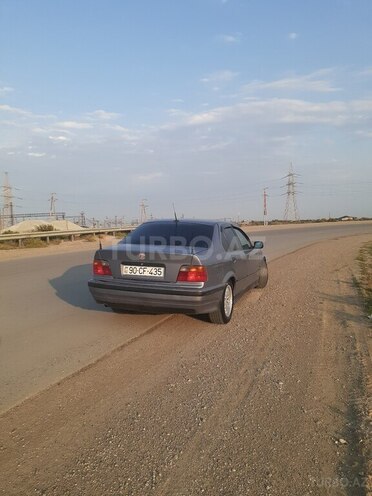 BMW 318 1994, 460,000 km - 1.8 l - Sumqayıt