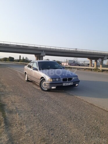 BMW 318 1994, 460,000 km - 1.8 l - Sumqayıt