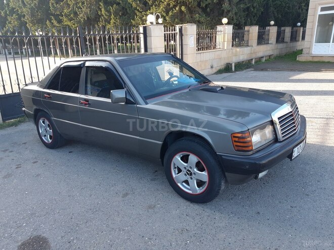Mercedes 190 1992, 10,000 km - 1.8 л - Saatlı
