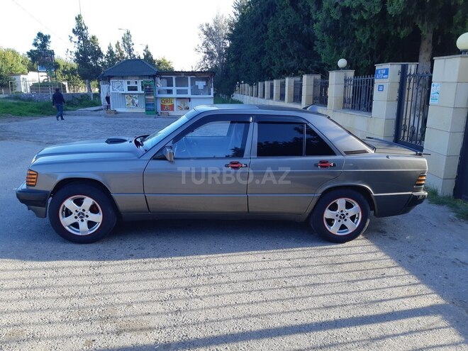 Mercedes 190 1992, 10,000 km - 1.8 л - Saatlı