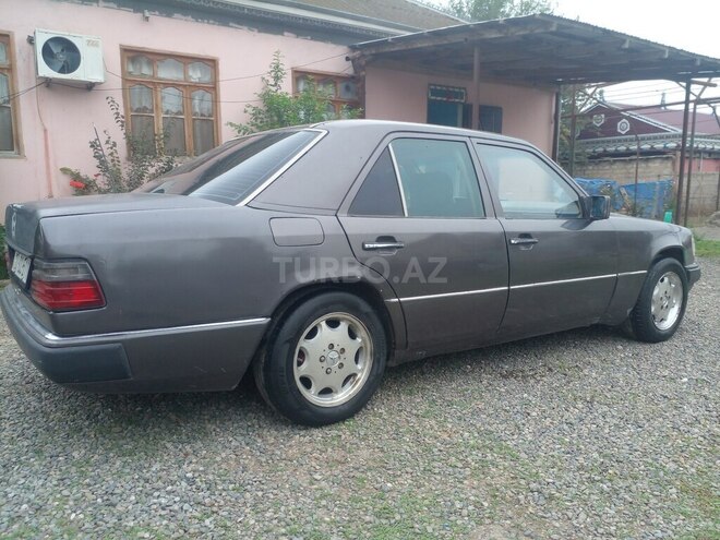 Mercedes E 200 1990, 480,000 km - 2.0 l - Beyləqan