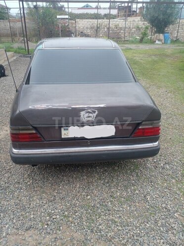 Mercedes E 200 1990, 480,000 km - 2.0 l - Beyləqan