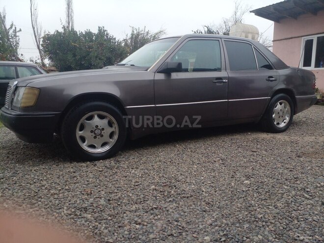 Mercedes E 200 1990, 480,000 km - 2.0 l - Beyləqan