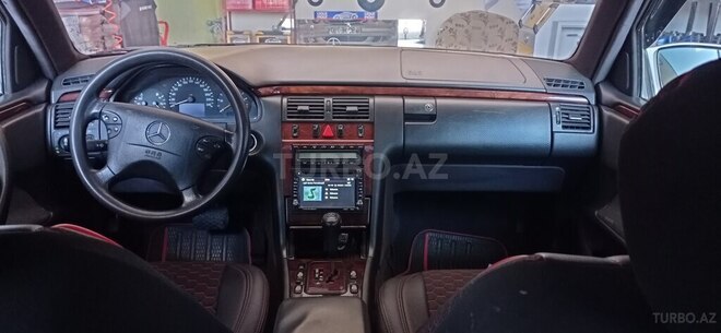 Mercedes E 220 2000, 288,000 km - 2.2 л - Beyləqan