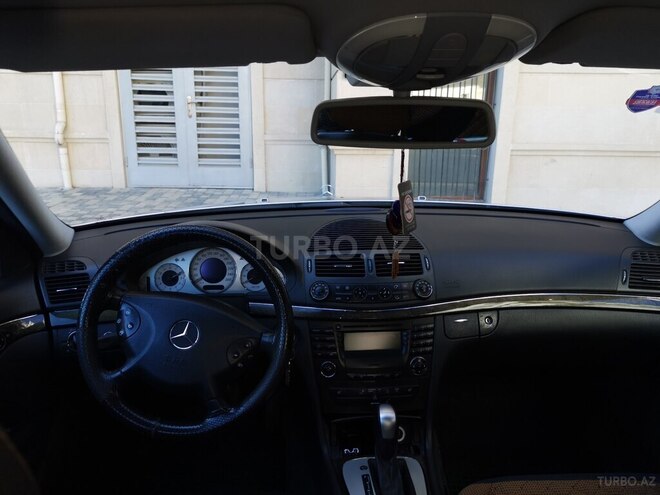 Mercedes E 260 2003, 250,000 km - 2.6 л - Bakı