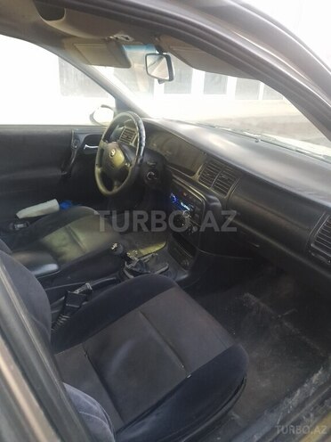 Opel Vectra 1999, 253,000 km - 1.6 l - Gəncə