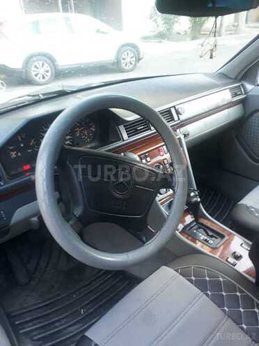 Mercedes E 220 1993, 363,000 km - 2.2 л - Bakı
