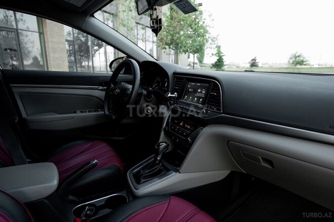 Hyundai Elantra 2018, 120,701 km - 2.0 l - Bakı