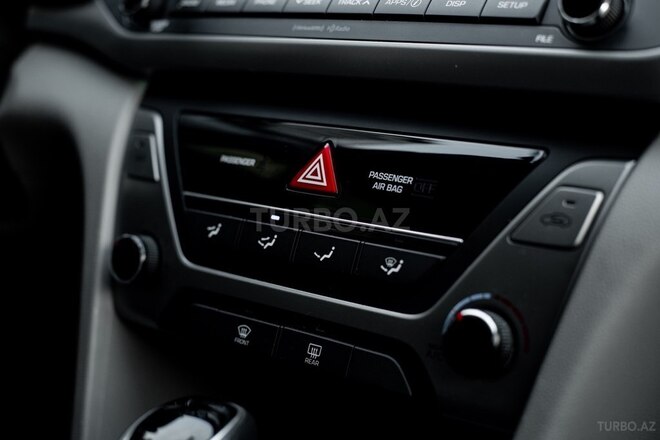 Hyundai Elantra 2018, 120,701 km - 2.0 l - Bakı