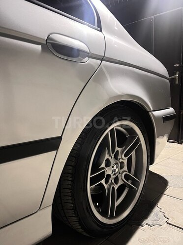 BMW 525 2001, 297,000 km - 2.5 l - Bakı