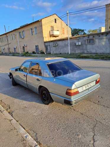 Mercedes E 230 1988, 200,000 km - 2.3 л - Bakı