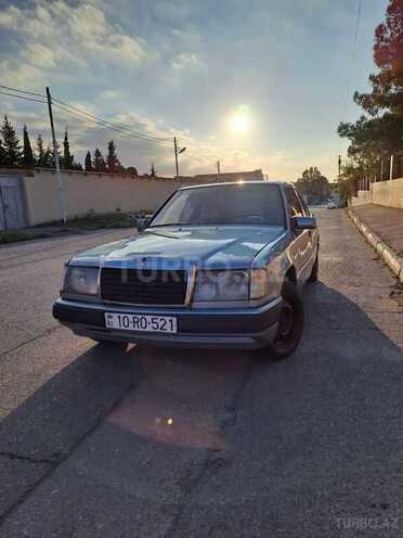 Mercedes E 230 1988, 200,000 km - 2.3 л - Bakı