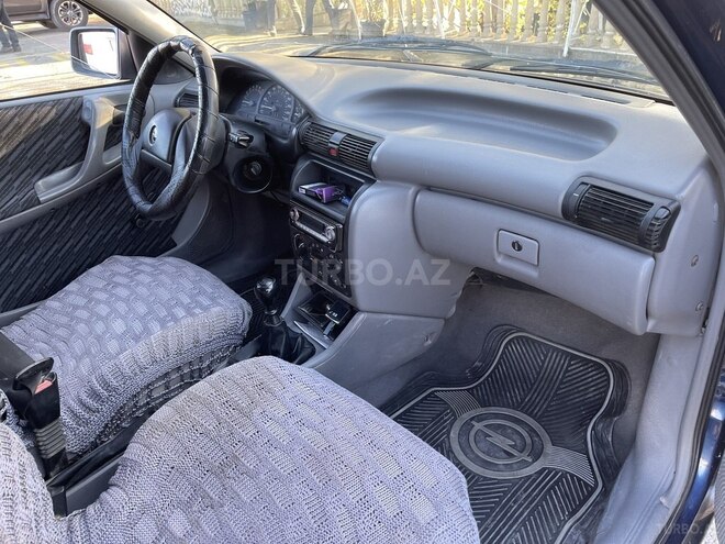 Opel Astra 1992, 236,456 km - 1.8 l - Bakı
