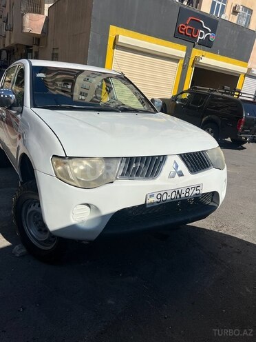 Mitsubishi L200 2009, 210,000 km - 2.5 l - Bakı