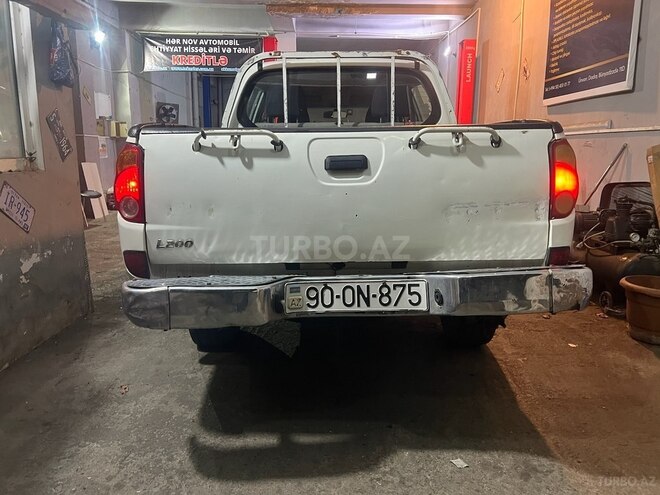 Mitsubishi L200 2009, 210,000 km - 2.5 l - Bakı