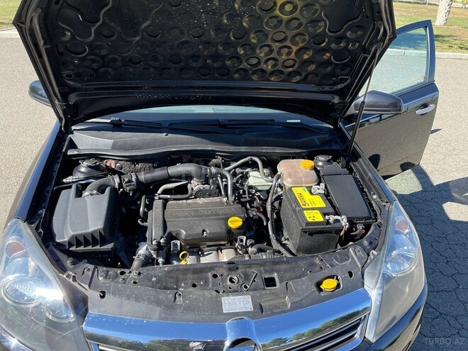 Opel Astra 2009, 240,000 km - 1.4 l - Gəncə