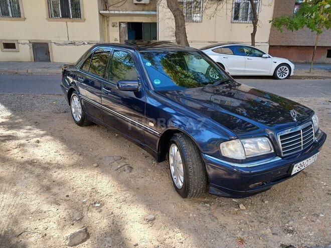 Mercedes C 200 1998, 235,000 km - 2.0 l - Bakı