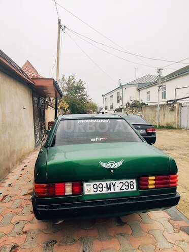Mercedes 190 1984, 300,000 km - 2.0 л - Quba