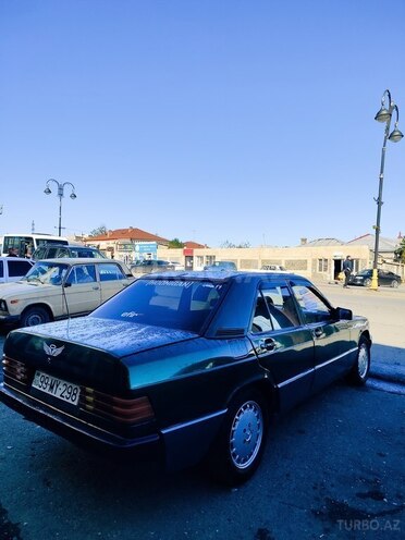 Mercedes 190 1984, 300,000 km - 2.0 л - Quba