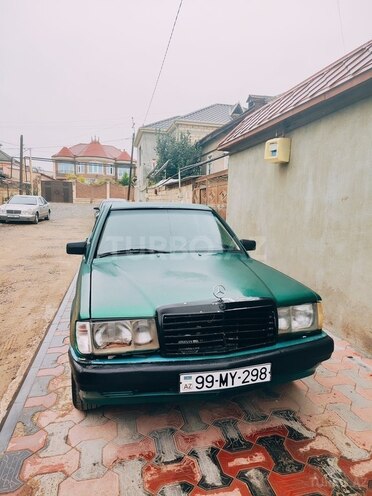 Mercedes 190 1984, 300,000 km - 2.0 л - Quba