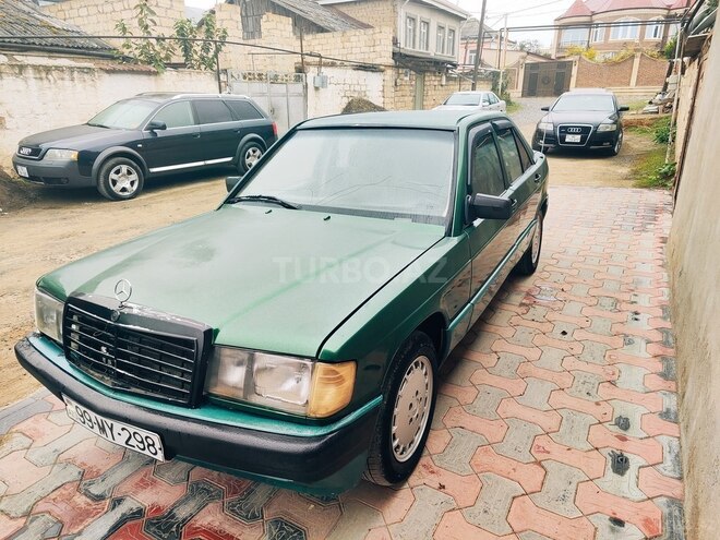 Mercedes 190 1984, 300,000 km - 2.0 л - Quba