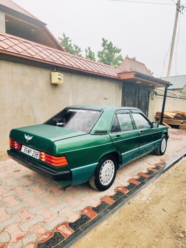 Mercedes 190 1984, 300,000 km - 2.0 л - Quba