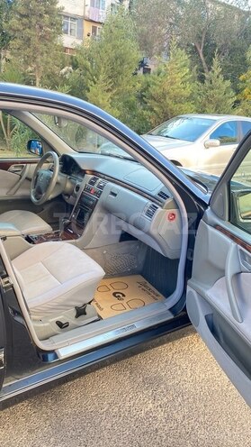 Mercedes E 320 2000, 356,000 km - 3.2 l - Bakı