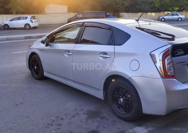 Toyota Prius 2013, 178,000 km - 1.8 l - Bakı