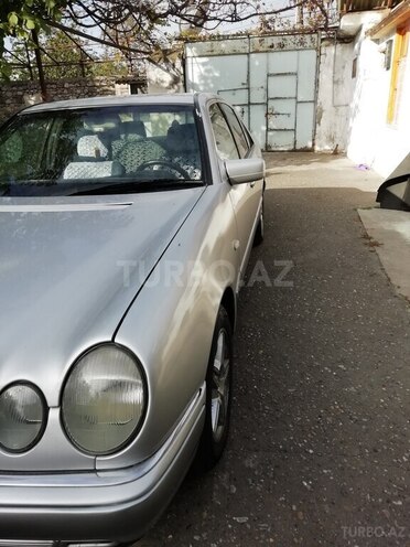 Mercedes E 230 1996, 240,000 km - 2.3 l - Göyçay