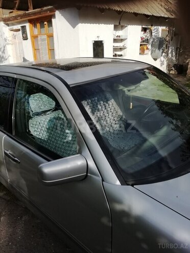 Mercedes E 230 1996, 240,000 km - 2.3 l - Göyçay