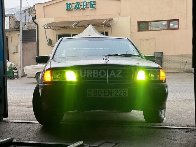 Mercedes C 200 1995, 420,000 km - 2.0 l - Bakı