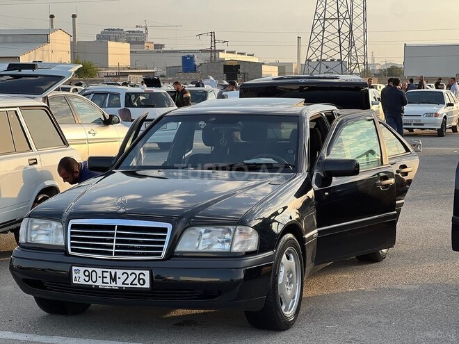 Mercedes C 200 1995, 420,000 km - 2.0 l - Bakı