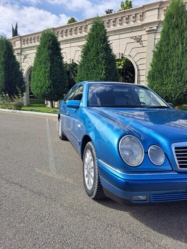 Mercedes E 240 1998, 318,800 km - 2.4 l - Gəncə