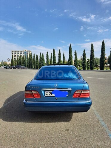 Mercedes E 240 1998, 318,800 km - 2.4 l - Gəncə