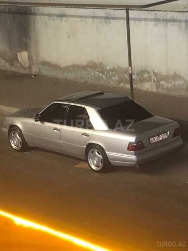Mercedes E 220 1995, 356,874 km - 2.2 l - Bakı