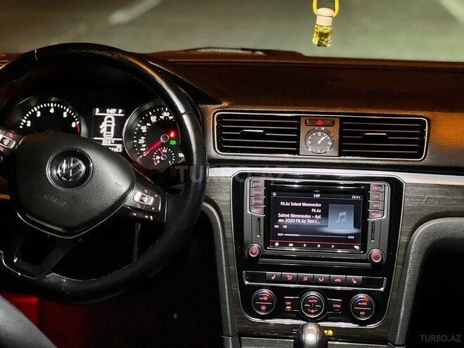 Volkswagen Passat 2016, 111,000 km - 1.8 l - Bakı