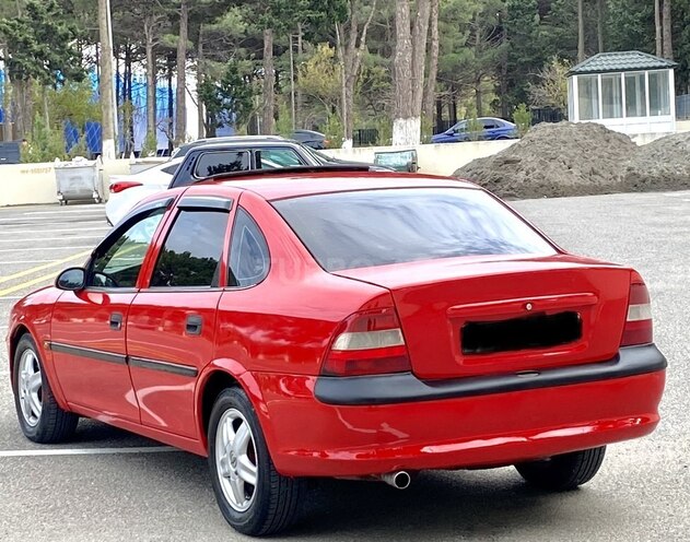 Opel Vectra 1996, 245,800 km - 1.6 l - Sumqayıt
