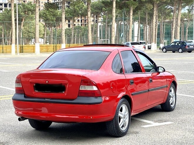 Opel Vectra 1996, 245,800 km - 1.6 l - Sumqayıt