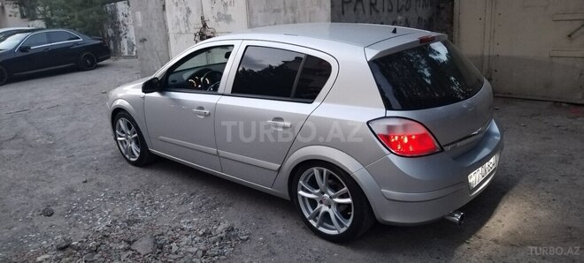 Opel Astra 2004, 260,000 km - 1.4 л - Bakı