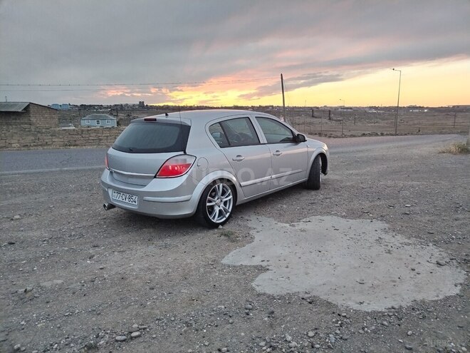 Opel Astra 2004, 260,000 km - 1.4 л - Bakı