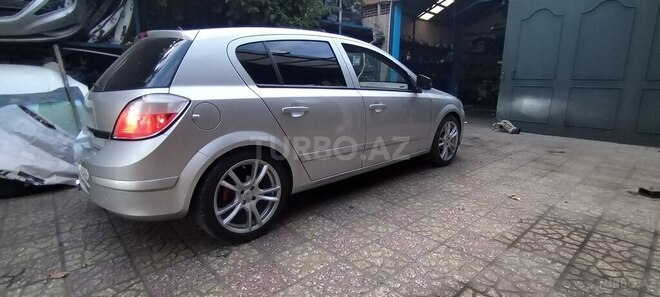 Opel Astra 2004, 260,000 km - 1.4 л - Bakı
