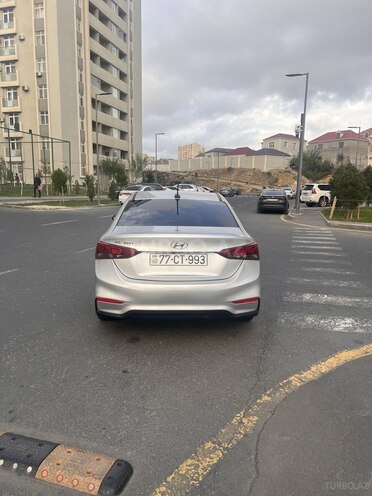 Hyundai Accent 2018, 302,557 km - 1.6 l - Bakı