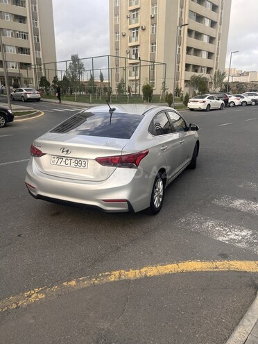 Hyundai Accent 2018, 302,557 km - 1.6 l - Bakı