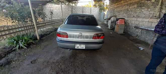 Opel Omega 1990, 196,000 km - 1.8 l - Ucar